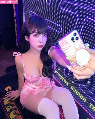 dami_amond [ dami-amond ] - Perfect morning snack 🤪