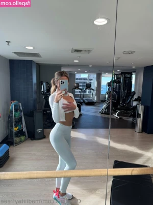 madiiitayfreee - Right now  Spicy video wait for you in private messages  check it out