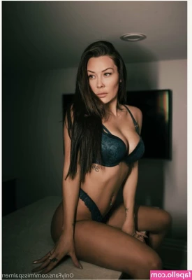 misspalmerr - can I bounce it all over you