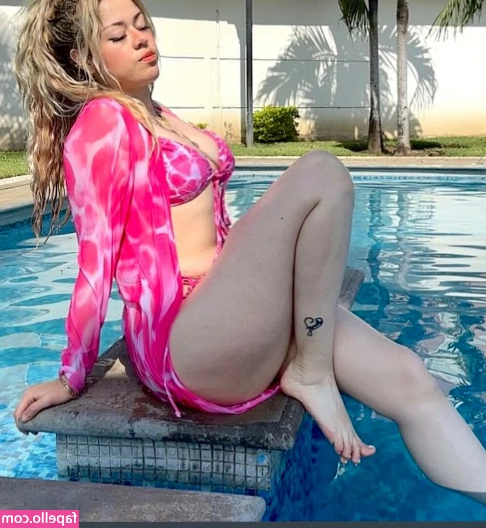 Paloma White [ paloma-white ] - Milkmaaaaaiiiiiid 😍😍