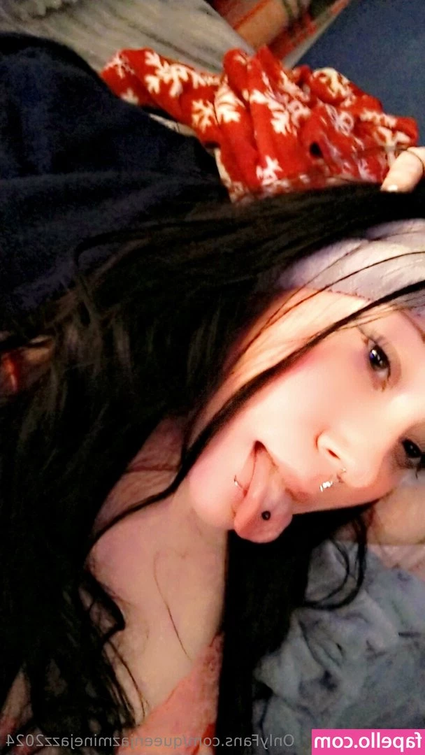 queenjazminejazz2024 - How many Scarlett s could you handle at once