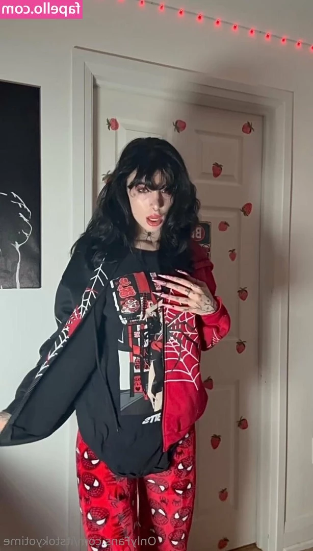 itstokyotime - use the vibrator to tease my dick...