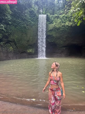 Liztravels [ liztravels-1 ] - What should I lick first?