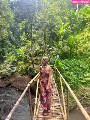 Liztravels [ liztravels-1 ] - eluxxxdg    A hot Latina is waiting for you to do mischief  Subscribe
