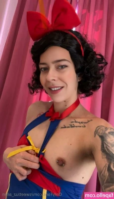 sweetluz_ailen [ sweetluz-ailen ] - This dork wanted to join my frat, so I had a fun time hazing his