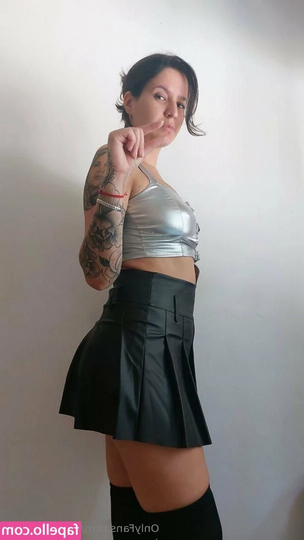 elliemariefree - I love to create videos for you    I have plenty of costumes   would