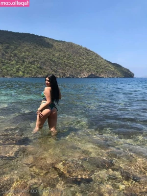 lailadiaz - Sono giusto un po  bagnata