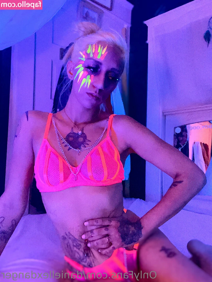 daniellexdanger - Slide slow so I can feel you unravel around me