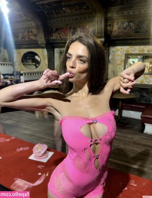 niiina.es [ niiina-es-1 ] - I don’t think my pussy has ever looked more soft in my entire life