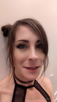 somanycutesocks - before I go to bed I want to play a little  how good would your cock