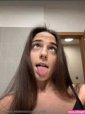 mia_love_ua [ mia-love-ua ] - A little bit of fun this morning🤍😋😉