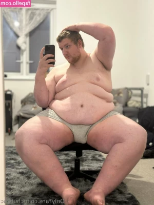 chubzac - happy halloweekend  for the holiday  I thought i d give you a tease