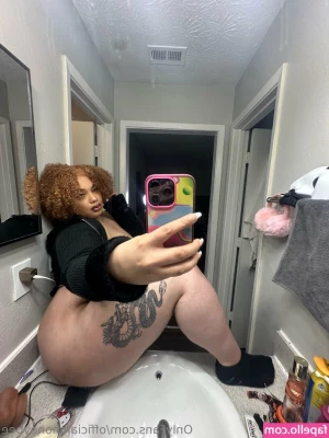 officialhhoneybee [ officialhhoneybee-1 ] - Erotic and sensuale for you