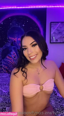 brookegoeswild - Just a girl with a booty