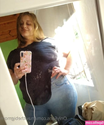mavithebigmom - The theme of the day is… 🍑