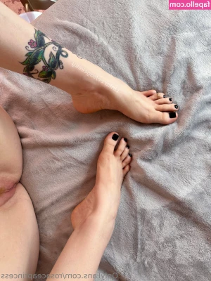 rosaceaprincess - Kissy kiss babes