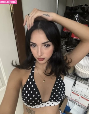 Erotiicaaa - This wasn't all the cumm... 🤤 I licked a lil upp🥵