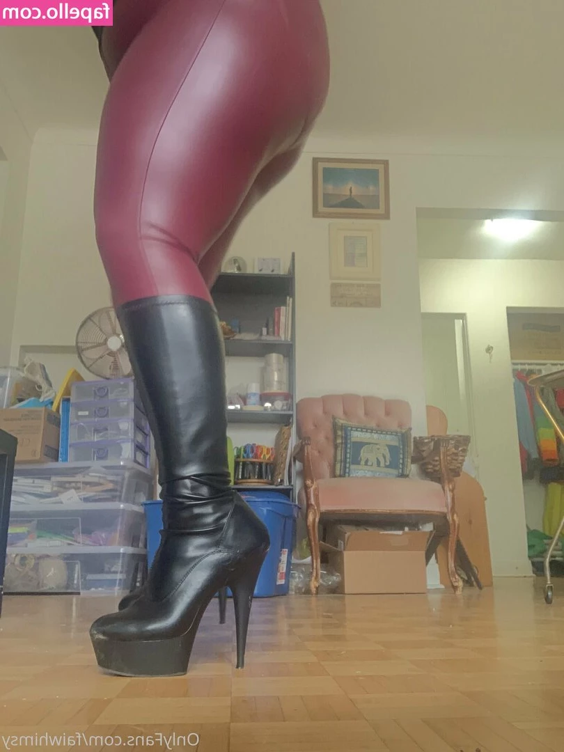 faiwhimsy - Who want to be my sex teacher ? New video soon 😍