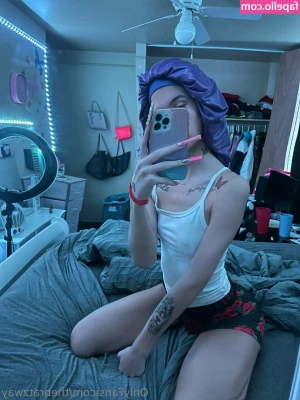 TheBratzWay - Want to help me rub some lotion on my feet? 💦