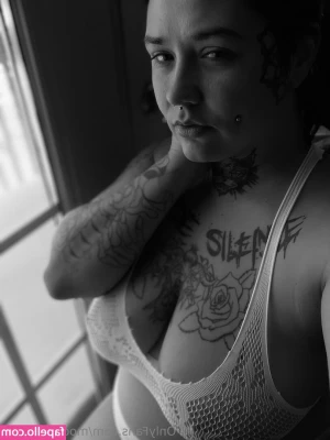 modelsexyx0x - been away from here for so long  maybe I ll write a little horny