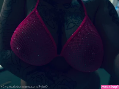 modelsexyx0x - Lil lady in RED