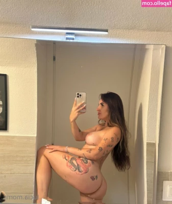 lucia.morris [ lucia-morris ] - No tank top can contain these tiddies