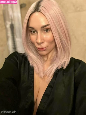 lucia.morris [ lucia-morris ] - Shower self care
