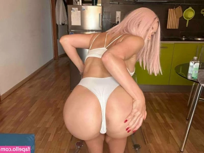 lucia.morris [ lucia-morris ] - POV. You're taking this photo 🎥🧼
