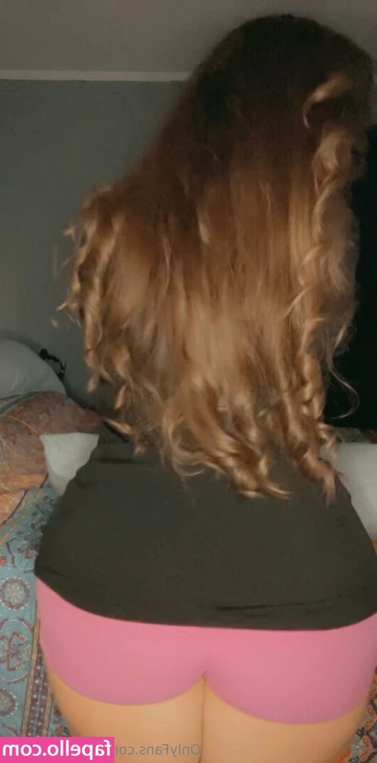 ivymiaexplicit - What would you like? ;)