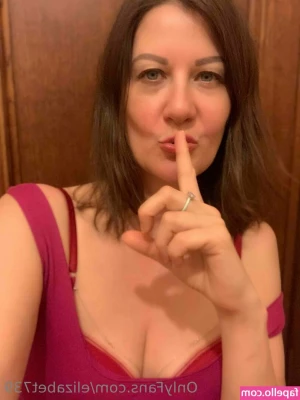 elizabet739 - Exclusives during pedicure - 2 pics