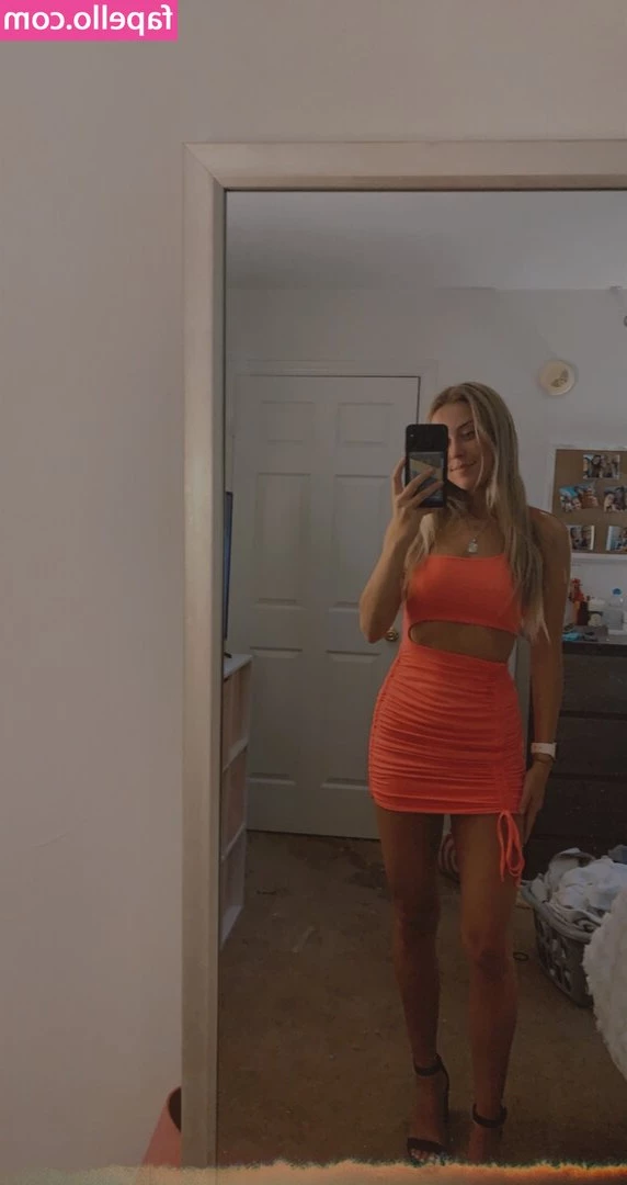 Joelle Hugney [ joelle-hugney ] - I have a long meeting today but don t worry I got some sweet goodies
