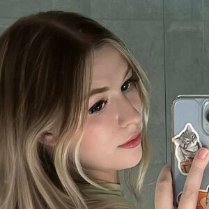 peachyxeena