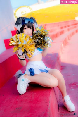 Fantasy Factory [ fantasy-factory ] - Although I think summer is my least favorite season it’s nice being