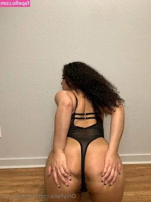 veronica_xo [ veronica-xo ] - Shower Blowjob