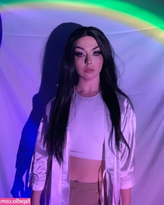 Sailor Kayla [ sailor-kayla ] - Pull my panties to the side baby