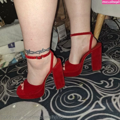sole_love2020 [ sole-love2020 ] - Couldn t help myself while I was taking a dip  DM me for the full