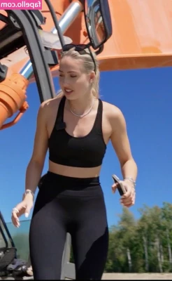 Shania Geiss [ shania-geiss ] - I like boobies