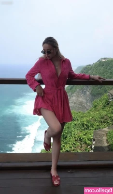 Shania Geiss [ shania-geiss ] - Anal play solo!💦🍑In your DM’s check it out!🔥🔥 part 1