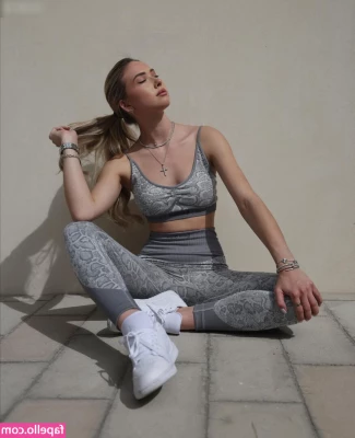 Shania Geiss [ shania-geiss ] - 𝐒𝐧𝐞𝐚𝐤 𝐏𝐞𝐚𝐤     𝐖𝐚𝐭𝐜𝐡