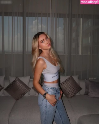 Shania Geiss [ shania-geiss ] - bent over and ready for you to slide it innnnn
