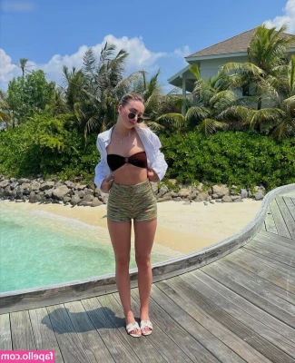 Shania Geiss [ shania-geiss ] - i love having my tiny hole filled and fucked too bad daddy didn t