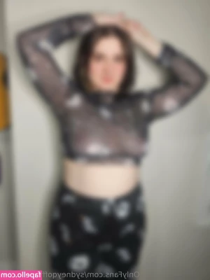 sydneyqofficial_public [ sydneyqofficial-public ] - Hope that You are having an amazing night  So many good vibes and  