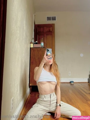 roisonheart - Wiggling toes