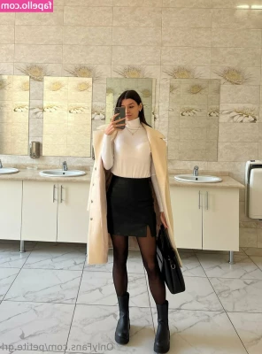 petite.grl [ petite-grl ] - MERRY CHRISTMAS EVERYONE 😍🎁 Hope you all have a lovely day