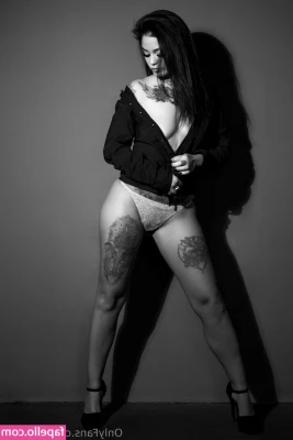 tia_mesi [ tia-mesi ] - (been mia) Now fall in line, drop to your knees and do a cock
