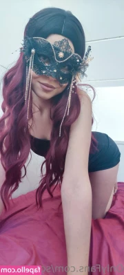 scarlettisabratfree - Sitting pretty as usual