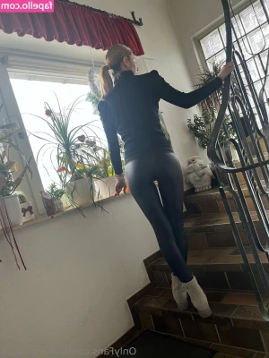 sunanastasia - AD  Ma ciao  sono  sportynaked e sono una vera esibizionista  Mi