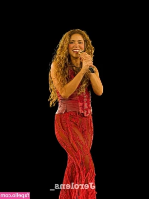 Shakira - I want your cum daddy
