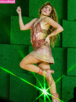 Shakira - May my thong seduce you tonight daddy 😈  Album 1/2   Like &
