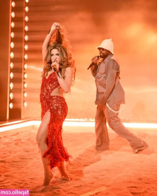 Shakira - i love playing with light in the morning